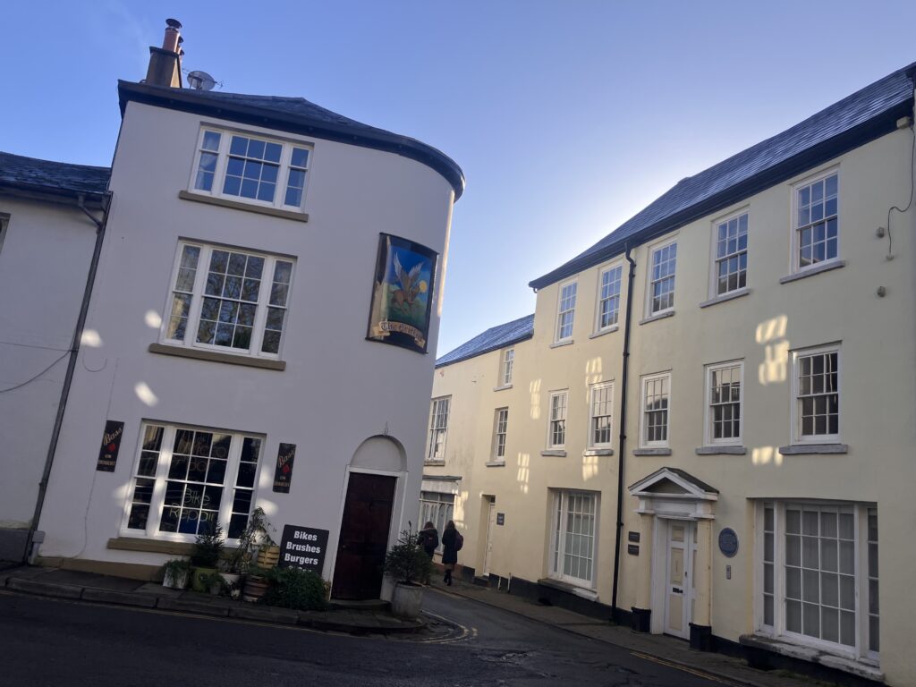 Monmouth - Mighty Move Removals - Griffin Pub